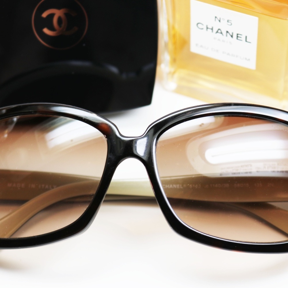 AUTHENTIC CHANEL CC LOGO TORTOISE SHELL SUNGLASSES - image 1